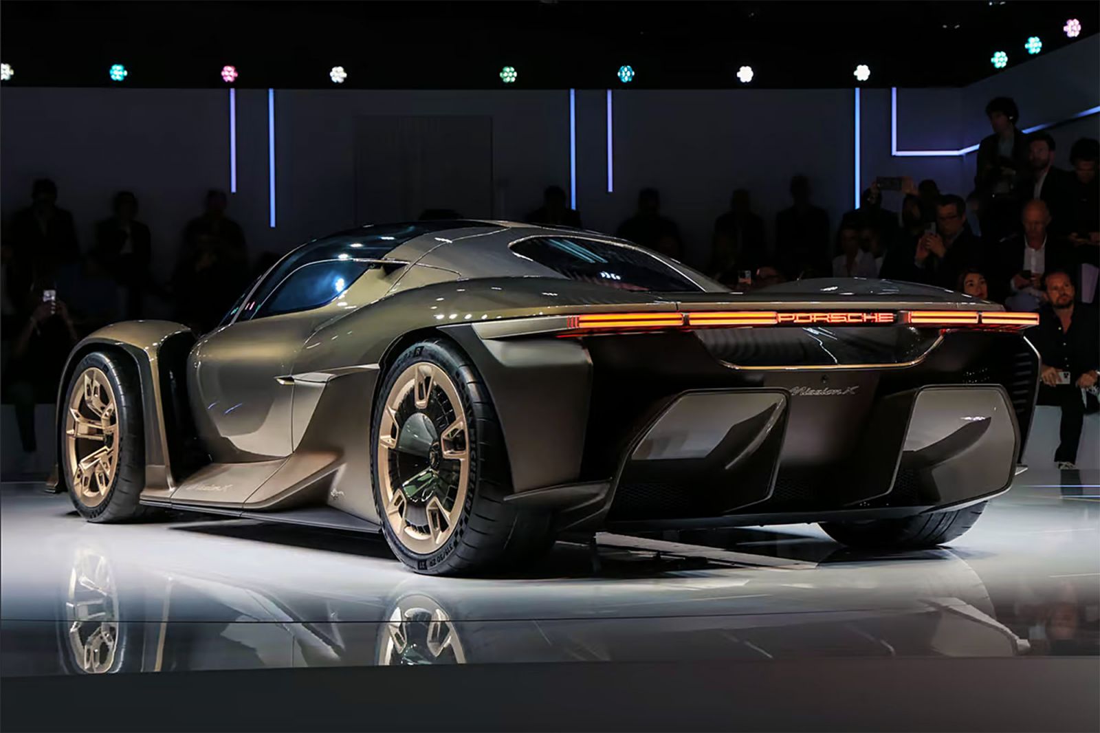 Porsche a dezvaluit Mission X, noul concept de hypercar electric 2023